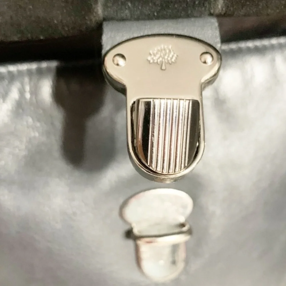 Mulberry Leather Messenger Bag Adjustable Webbing Strap Silver Tone Hardware